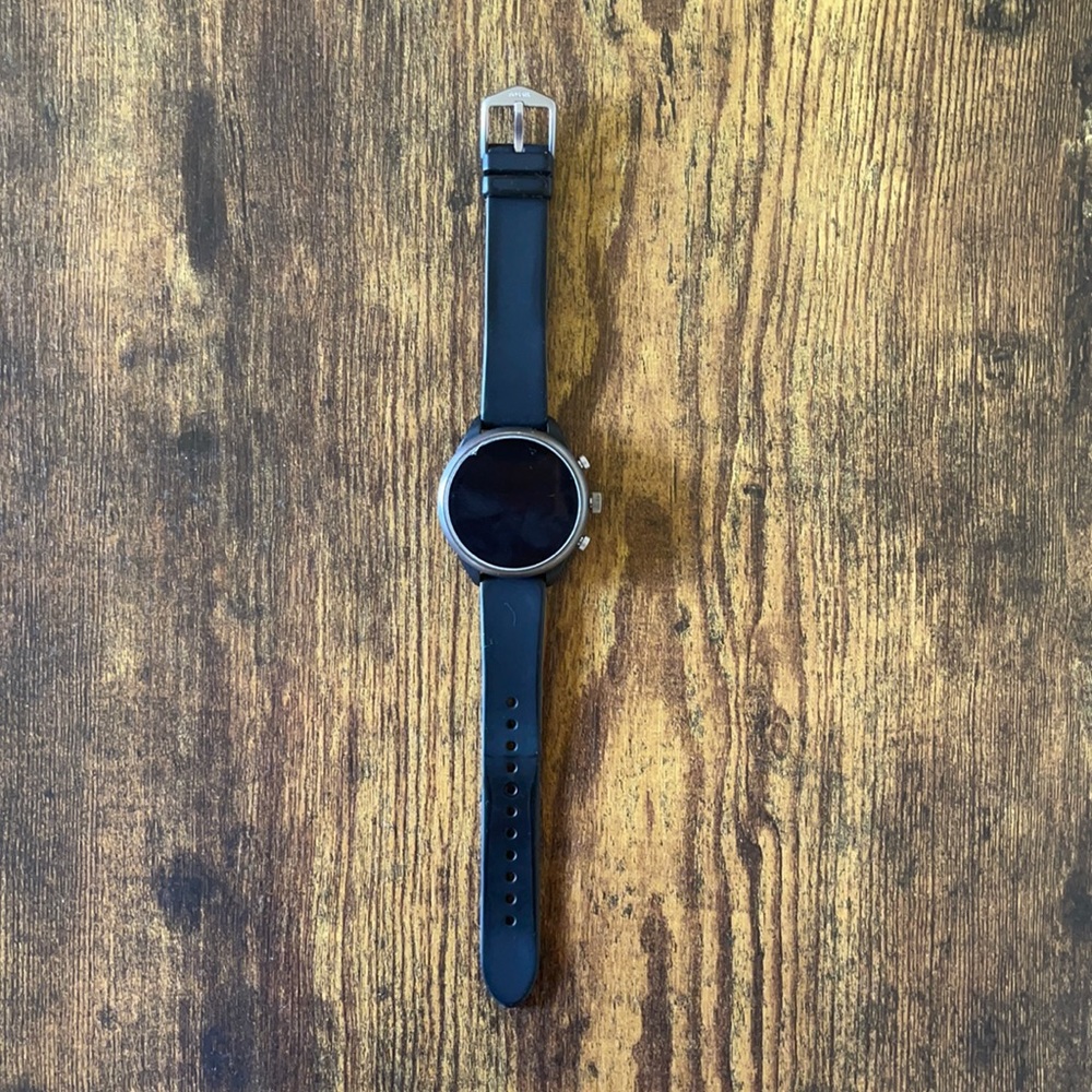 FOSSIL SMARTWATCH